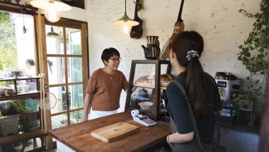 Müşteri pasta satın alma