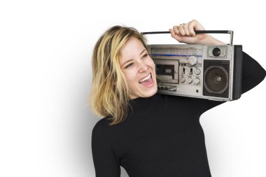 Jukebox tutan kadın