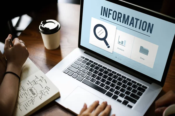 Woman working with laptop — Stock Photo, Image