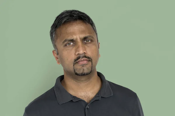 Homme indien sérieux visage — Photo