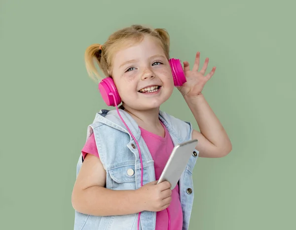 Menina posando em estúdio — Fotografia de Stock