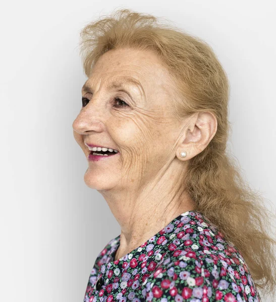 Senior vrouw die lacht — Stockfoto