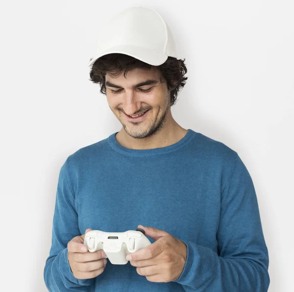 Mannen i cap spelar spel — Stockfoto