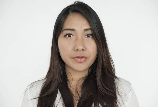 Asiatisk kvinna i studio — Stockfoto