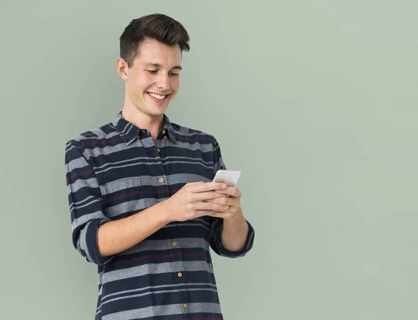 Man using smartphone — Stock Photo, Image