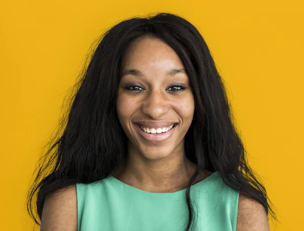 Afro-américaine femme dans le studio — Photo