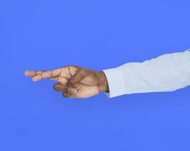 İnsan eli parmak çarpı işareti gösterilen