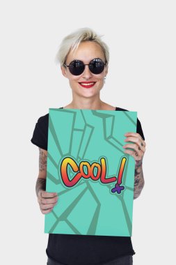 kadın holding afiş