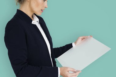 iş kadını holding belge