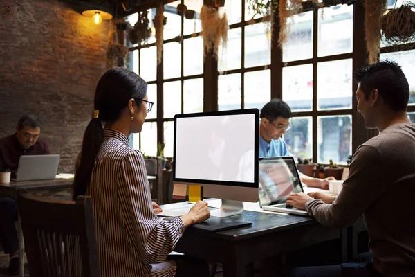 People Working on the computers — Stock Photo, Image