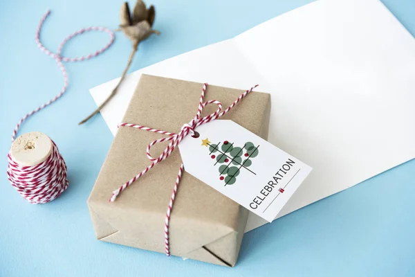 Caixa de presente e cartão de saudação — Fotografia de Stock