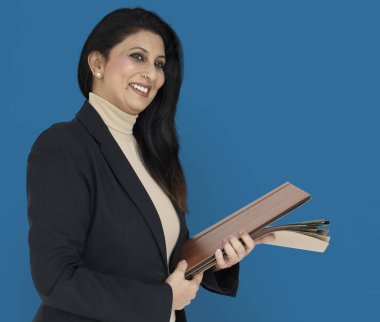 iş kadını holding belgeler