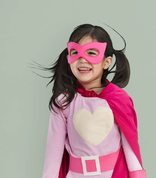 Дівчина в костюмі супергероя — стокове фото