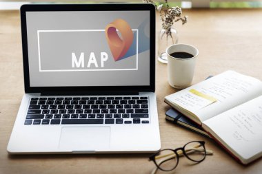 Laptop ile harita konumu
