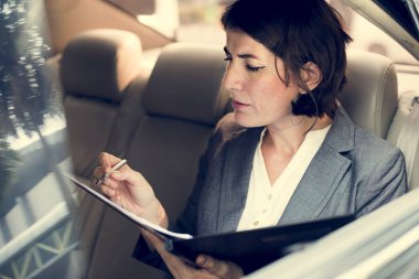 evrak işi iş kadını 