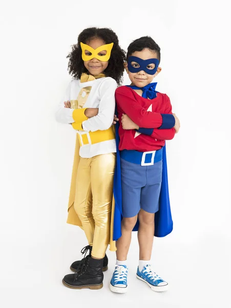 Niños en trajes superhéroes — Foto de Stock