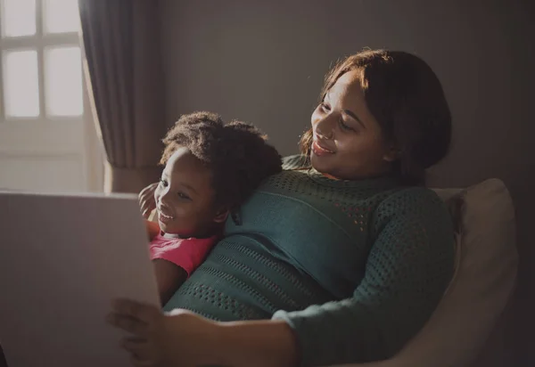 Happy mother and daughter — Stock Photo, Image