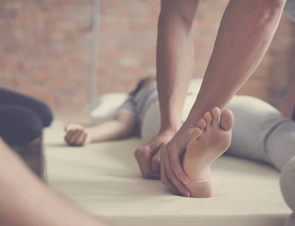 Nauka masażu zdrowie — Zdjęcie stockowe