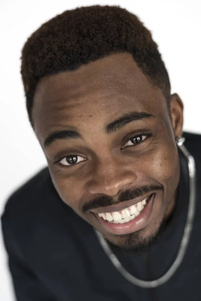 Hombre africano sonriendo — Foto de Stock