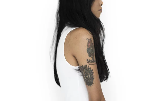 Mulher asiática com tatuagem — Fotografia de Stock