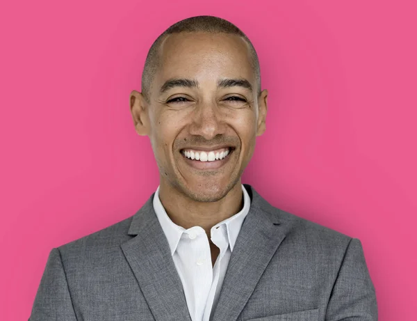 Sonriente hombre de negocios afroamericano — Foto de Stock