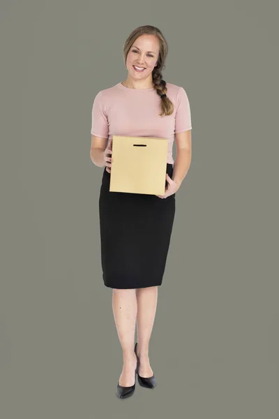 Mujer de negocios Holding Box — Foto de Stock