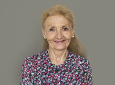 gülümseyen kadın kıdemli