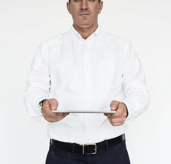 Beyaz tişörtlü adam — Stok fotoğraf