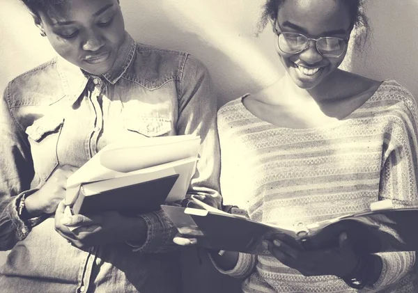 Best friends studying together — Stock Photo, Image