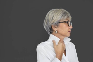 stüdyoda Olgun kadın