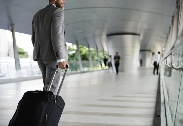 Businessmen Walking with travel Luggage — Stock Photo, Image