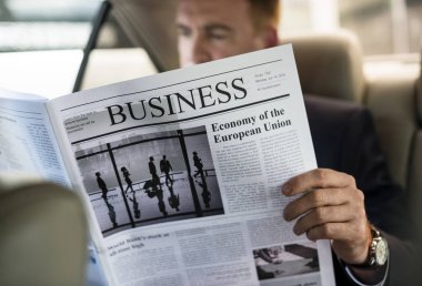 işadamı okuma gazete