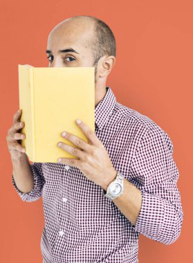 Casual adam kitap ile 