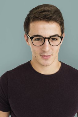 Studio yakışıklı adam