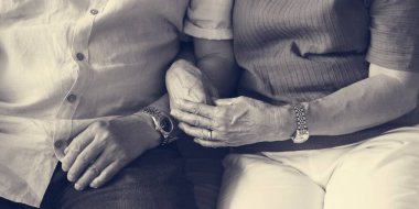 güzel çift birlikte oturan