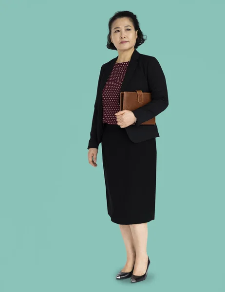 Sérieux asiatique femme d'affaires — Photo