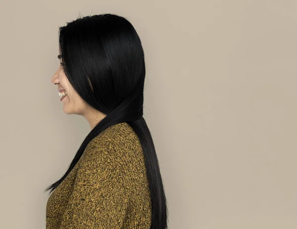 웃는 젊은 아시아 여인 — 스톡 사진