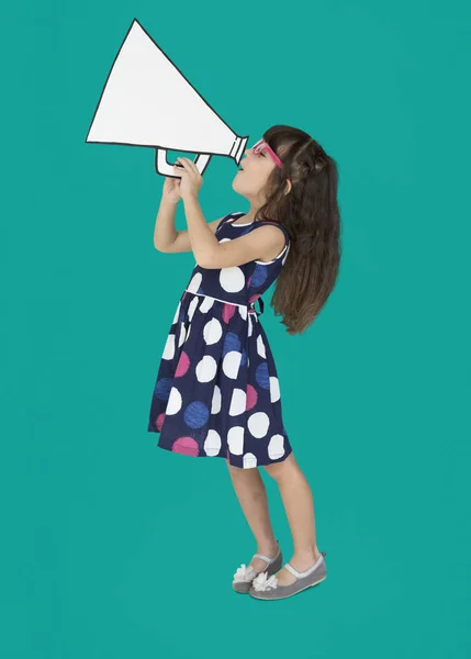 Menina gritando em alto-falante — Fotografia de Stock