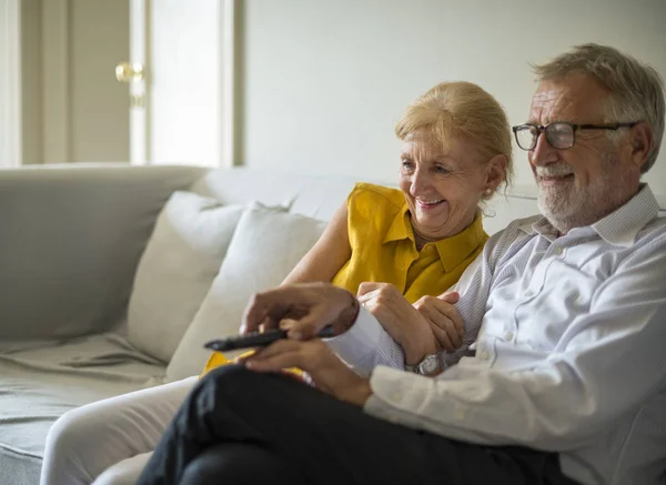 Couple Watching TV At home — Stock Photo, Image