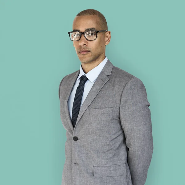 Hombre de negocios africano en gafas — Foto de Stock