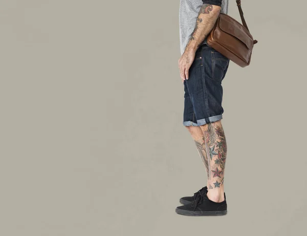 Knappe tattooed man — Stockfoto