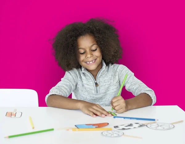 Schattig Afrikaanse kind tekenen — Stockfoto