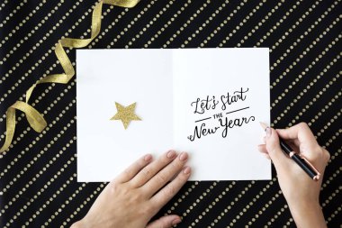 tebrik kartı üzerinde yazma kişi. 