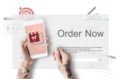 Akıllı telefon kullanan kişi