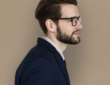 Studio yakışıklı işadamı