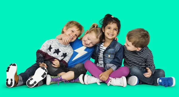 Bambini multietnici in studio — Foto Stock