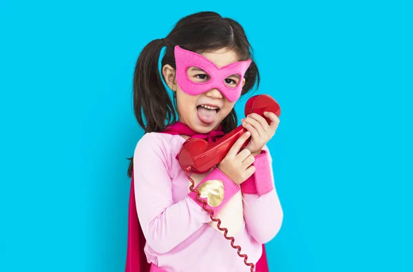 Menina falando ao telefone — Fotografia de Stock