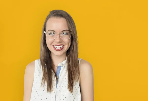 Mujer alegre sonriendo — Foto de Stock