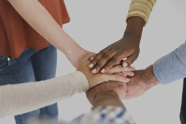 Equipe com as mãos juntas — Fotografia de Stock