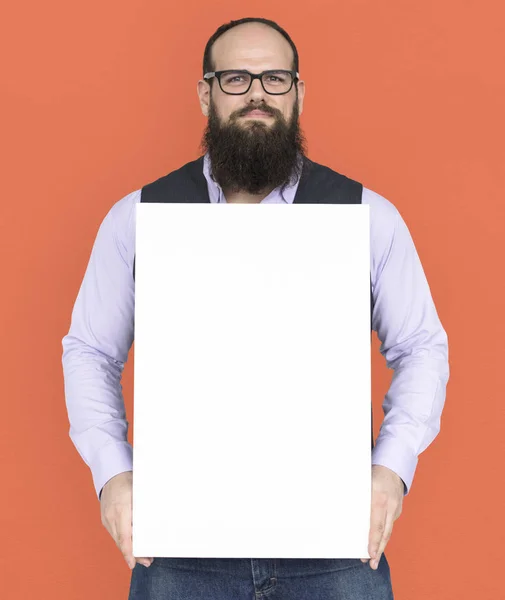 Homem com barba posando em estúdio — Fotografia de Stock